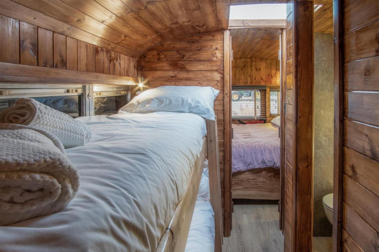 American School Bus - 1 Bedroom - Blossom Farm - Tiers Cross Johnston Eksteriør bilde