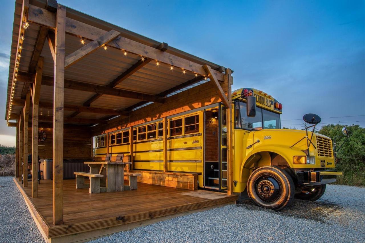 American School Bus - 1 Bedroom - Blossom Farm - Tiers Cross Johnston Eksteriør bilde