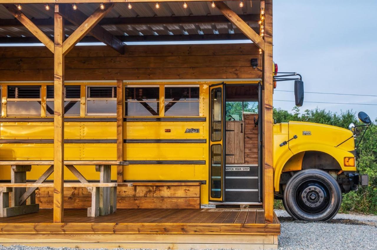American School Bus - 1 Bedroom - Blossom Farm - Tiers Cross Johnston Eksteriør bilde